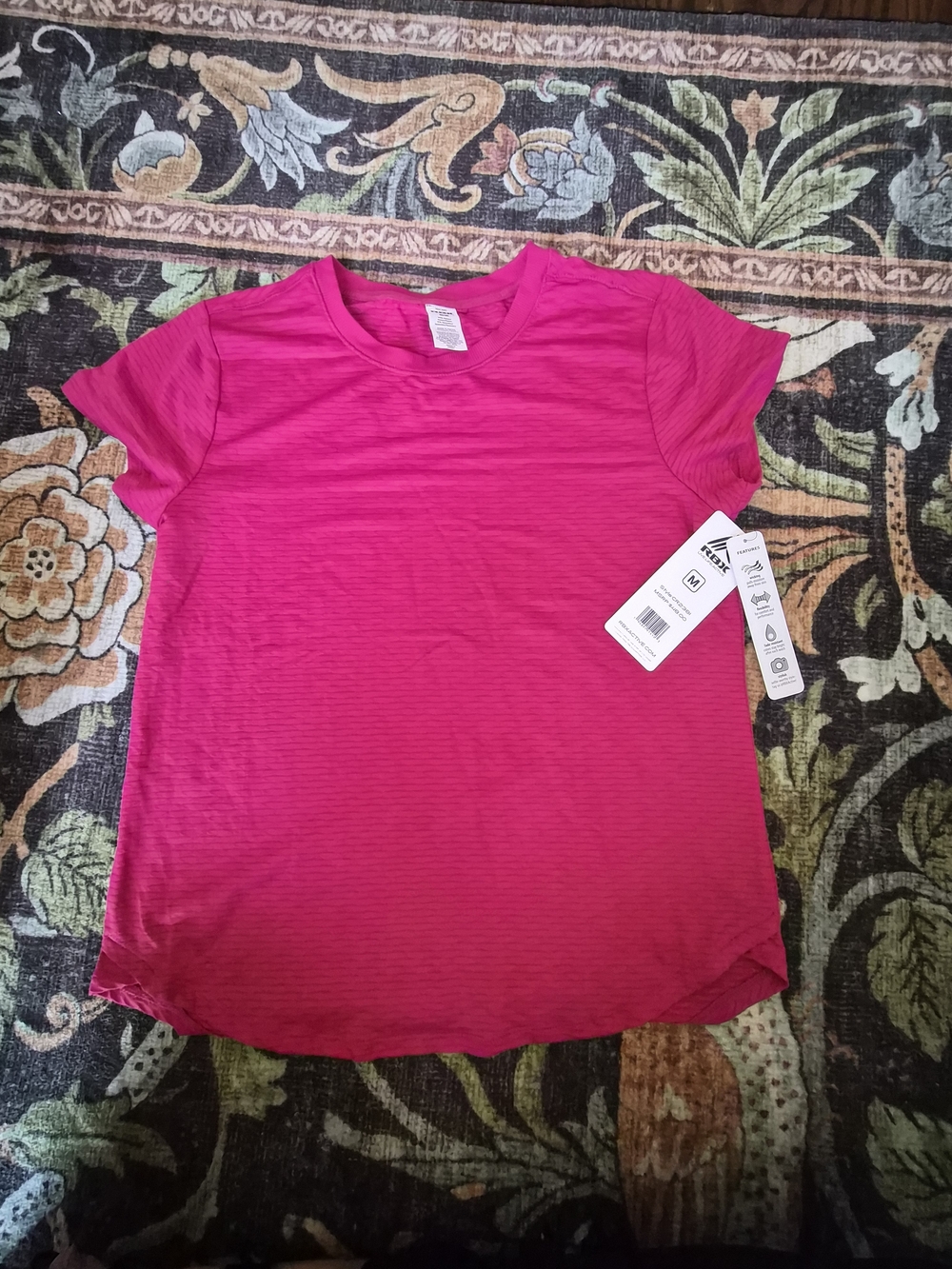 Reebok performance athletic top – NEW WITH TAGS